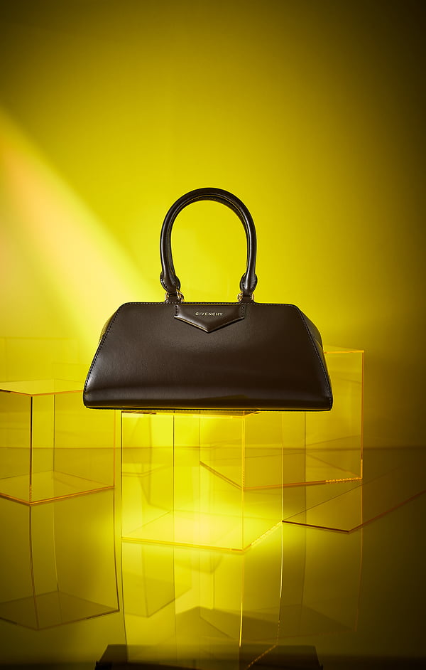 GIVENCHY