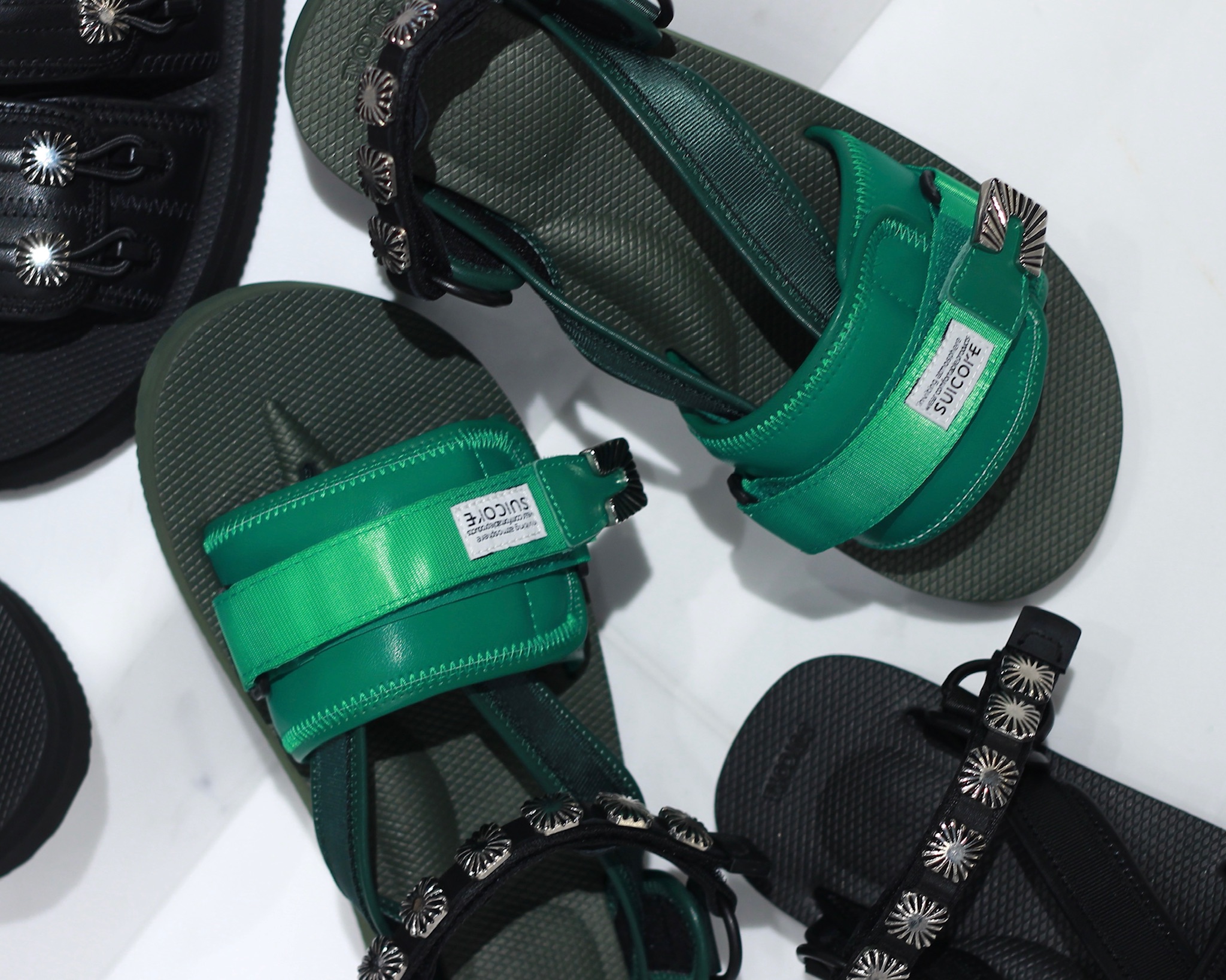 銀座で希少なメンズサイズ取り扱い！TOGA(トーガ) × SUICOKE(スイコック)のコラボレーションサンダル第5弾！ – GINZA SIX |  GSIX | ギンザ シックス | 銀座シックス