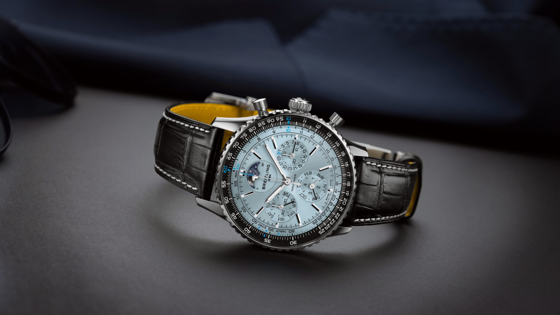 01-breitling-navitimer-b19-