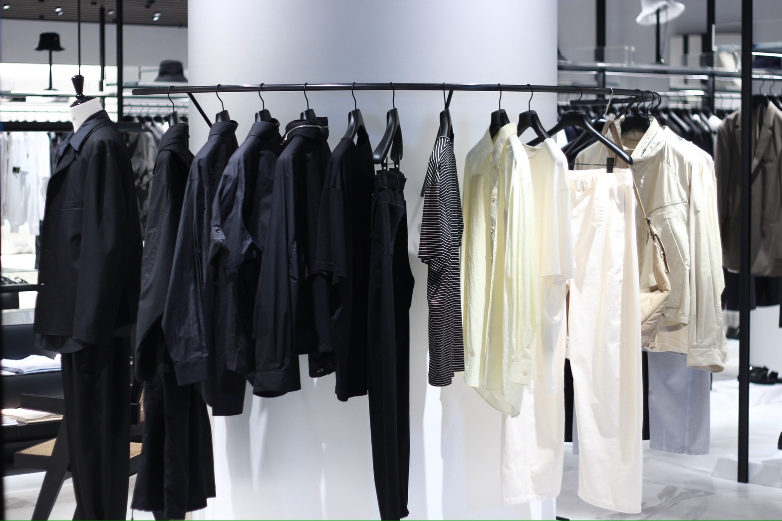 LEMAIRE(ルメール)の魅力深堀り 世界観を東京・銀座で体感 – GINZA SIX